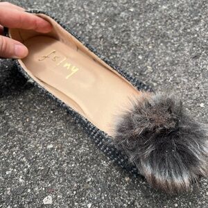 Women's Gray Flats with Fur Pom FS/NY FLATS SZ 7